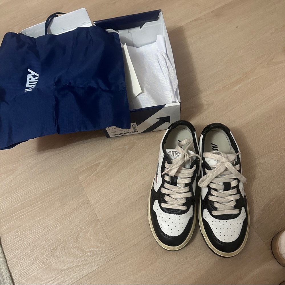 Autry Medalist Low Sneakers